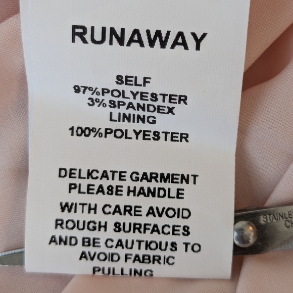 Runaway • Gia Maxi Dress - Picture 8 of 9